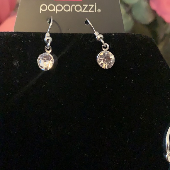 Paparazzi Necklace and Earrings Set - Picture 3 of 3